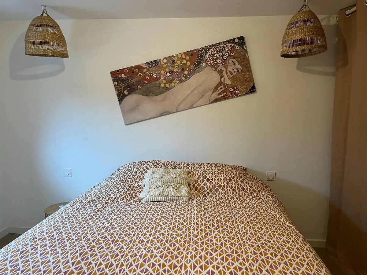 Bas De Villa La Crau - 1 Chambre 4 Personnes Jardin Terrasse Ombragee Barbecue - Katia