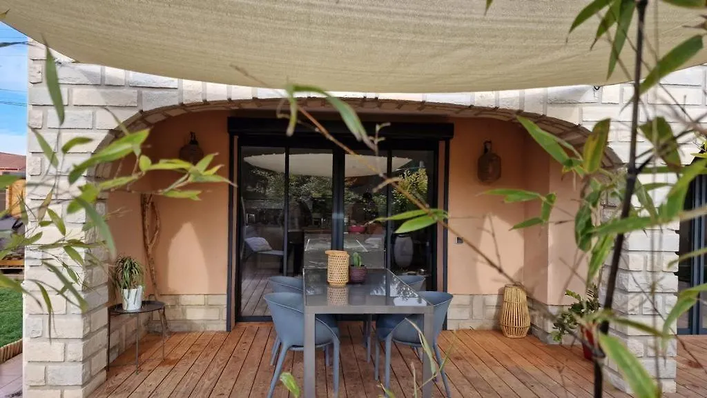 Bas De Villa La Crau - 1 Chambre 4 Personnes Jardin Terrasse Ombragee Barbecue - Katia 0*,  France