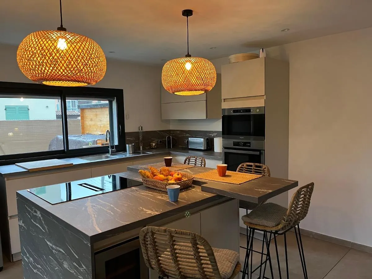 Bas De Villa La Crau - 1 Chambre 4 Personnes Jardin Terrasse Ombragee Barbecue - Katia